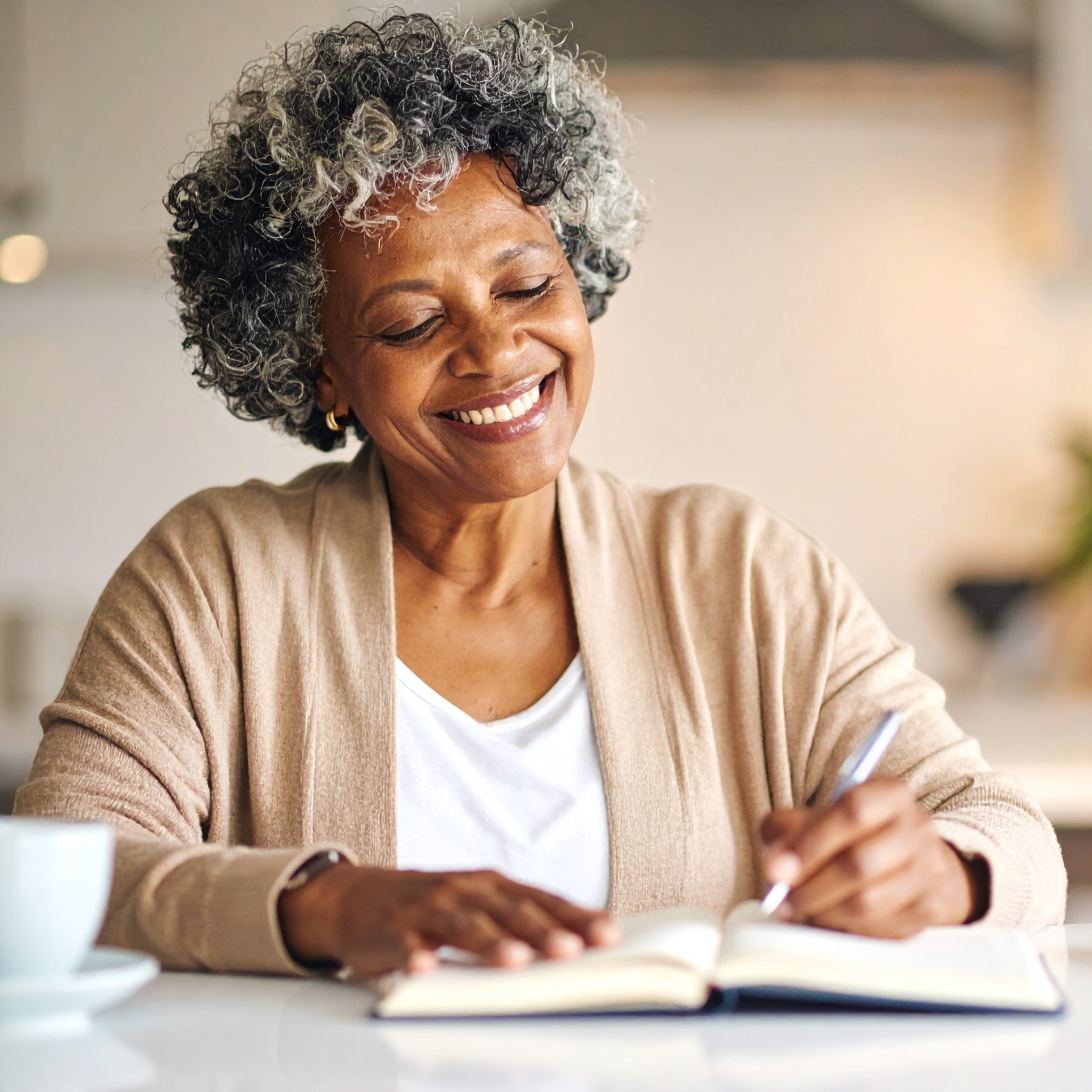 The Prayer Book for Retired Women: 45 Days of Prayers & Prompts to Deepen Your Faith, Discover New Purpose, and Find Peace in This Season of Life (Paperback)